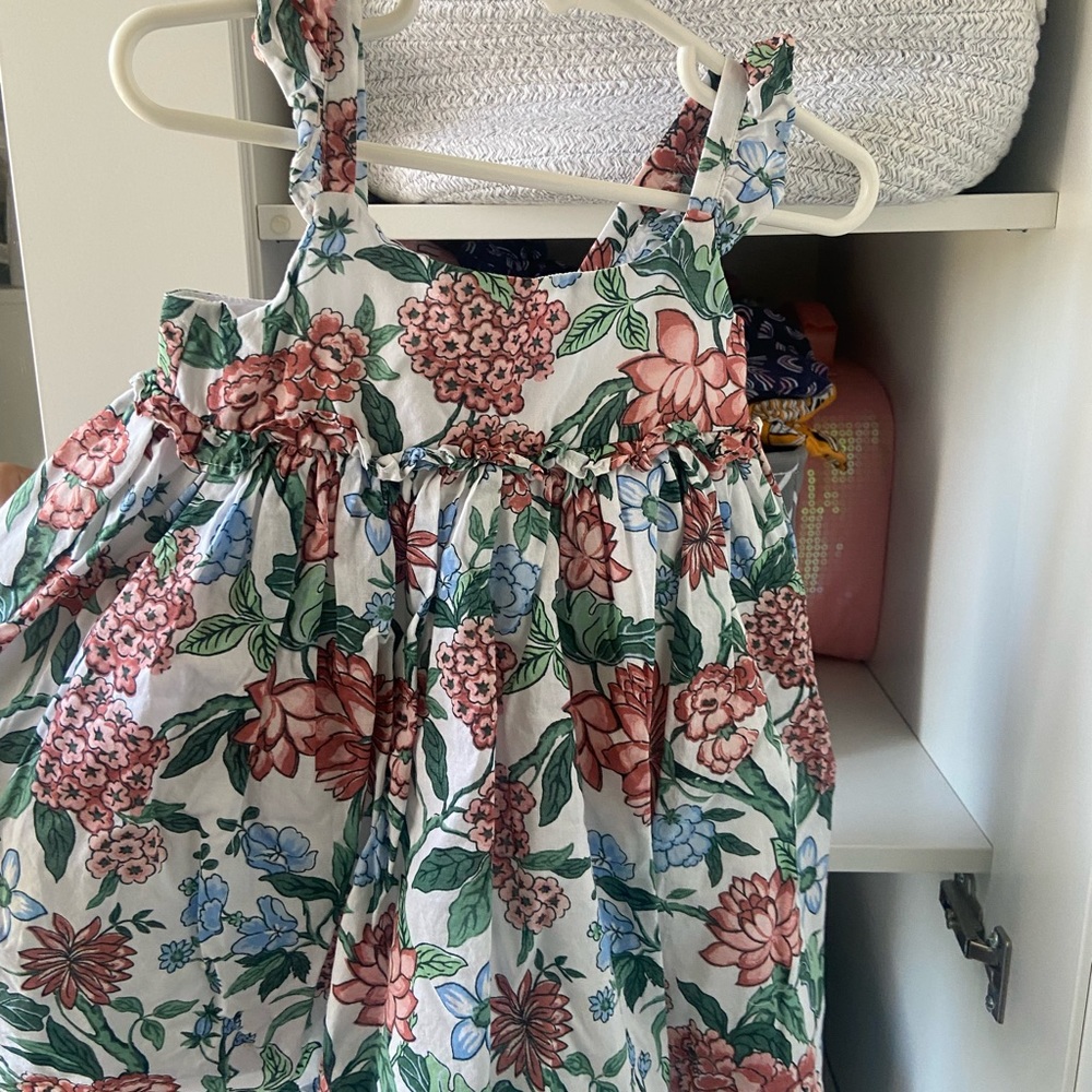 Sleeveless dress